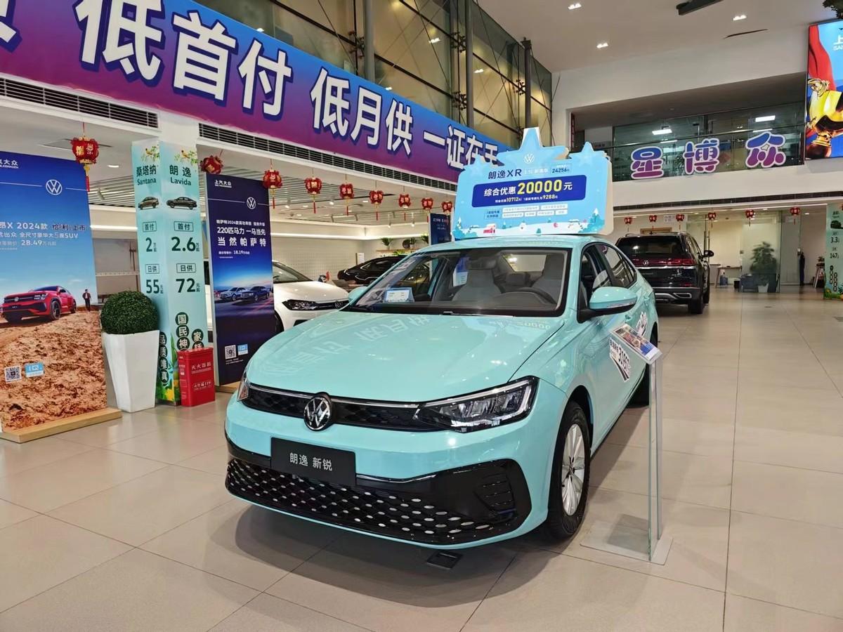 4s店打探热门车型价格 现在是否是购车的最好时机?