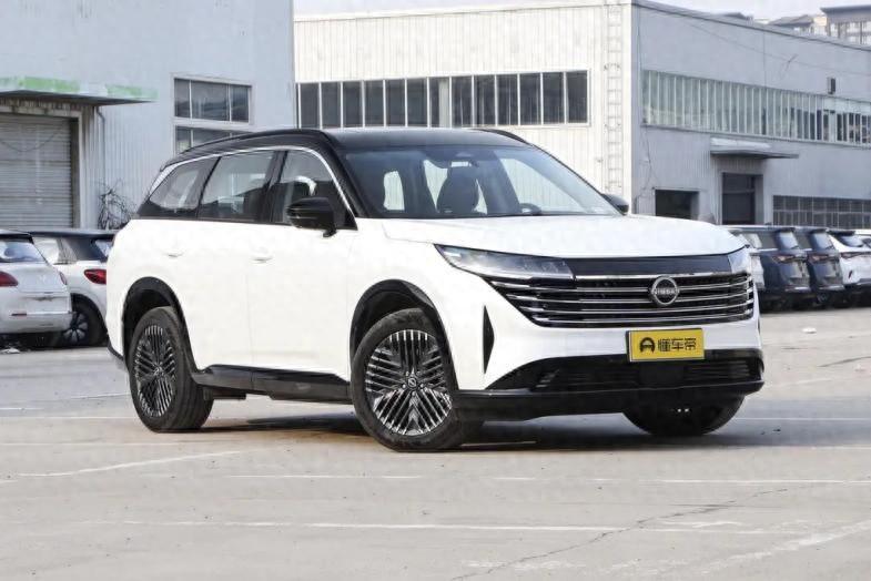 体验东风日产探陆:配2.0t 9at,轴距达到2900mm,定位中大型suv
