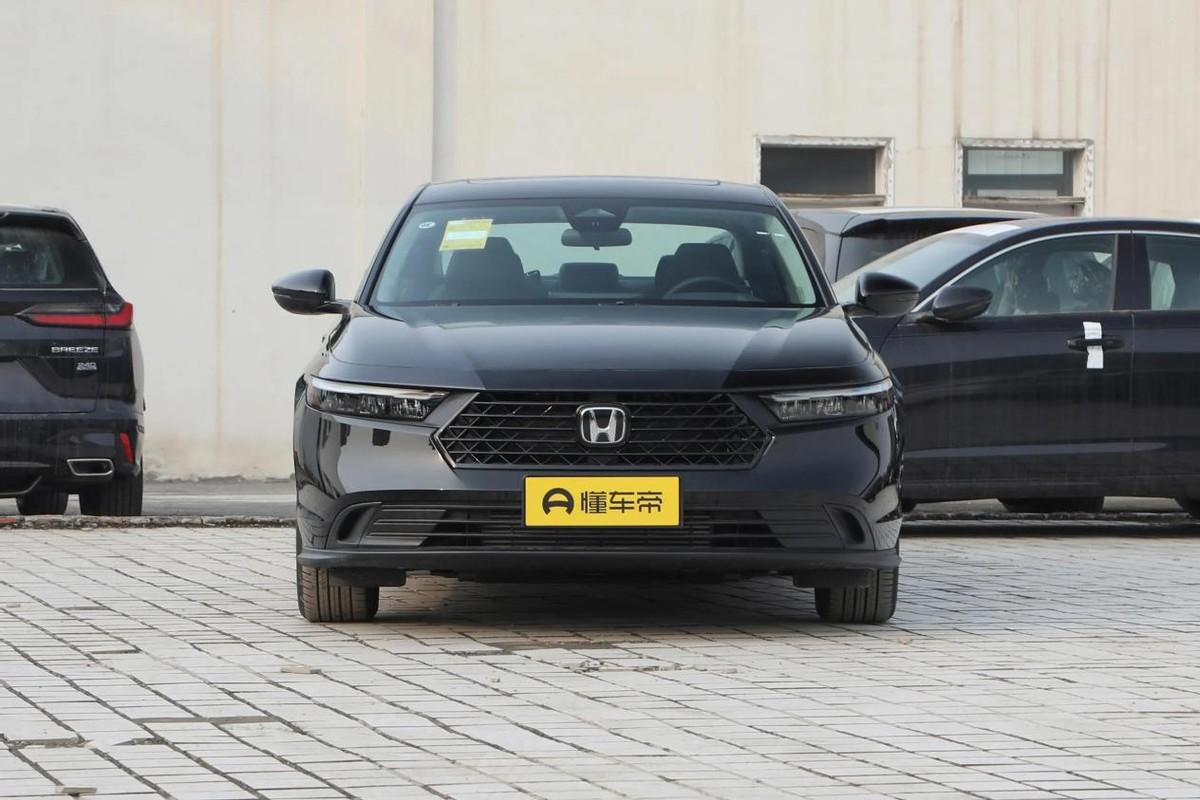 15万买中型车,mg7、本田雅阁、福特蒙迪欧3车横评,谁更值得选?