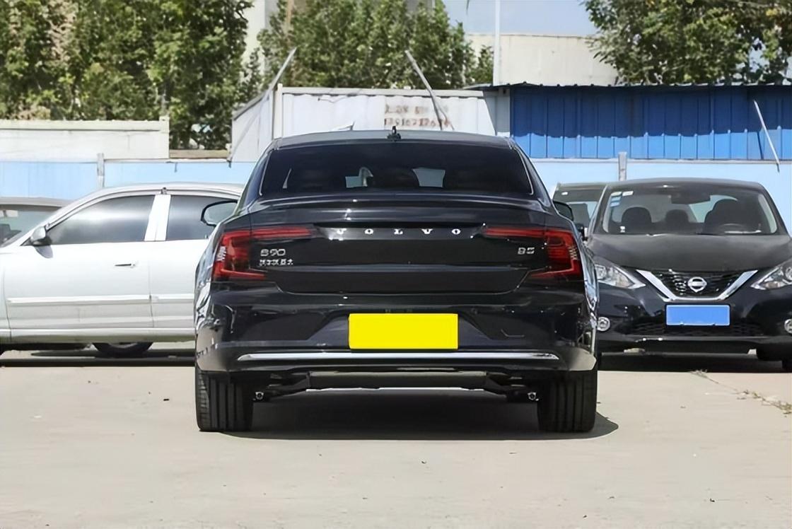 新一代丰田4runner即将发布,tnga-f架构,2.4t+8at,尾部很抢眼