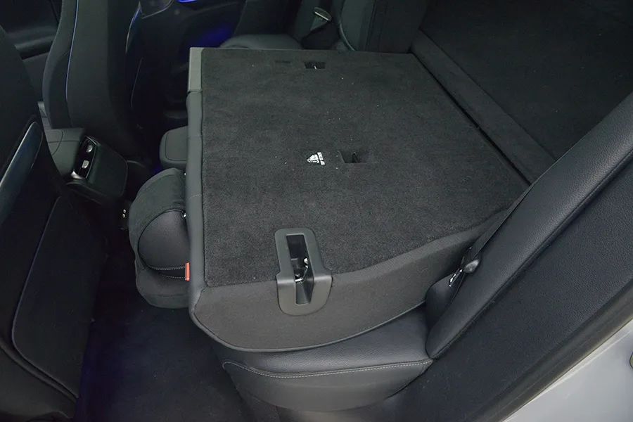 奔驰eqe suv:30万买个电动大奔驰,还要啥新势力?