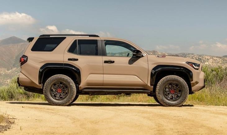 和全新丰田普拉多一个造型,比坦克400还狂野?全新4runner