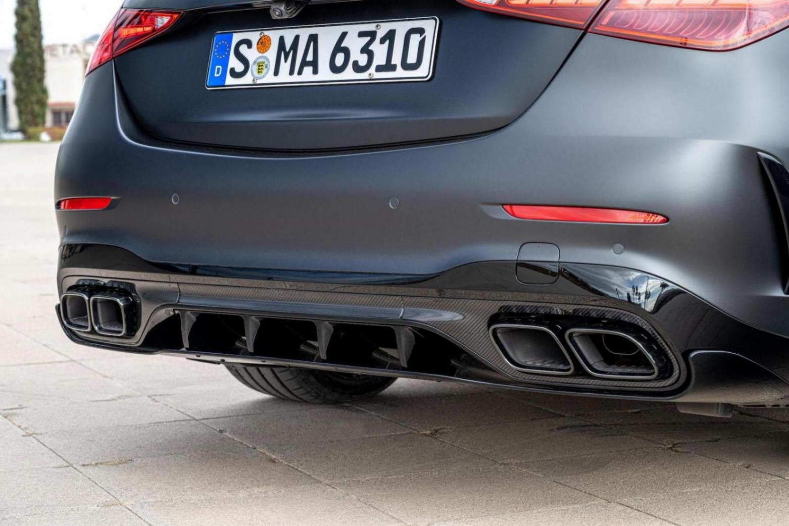 2024款梅赛德斯amg c 63上市,4缸混合动力,售价85050美元起