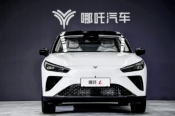 综合续航1300公里 不到13万的哪吒l开卷增程suv市场