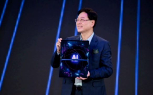 联想定义真ai pc 不联网驱动百亿参数大模型