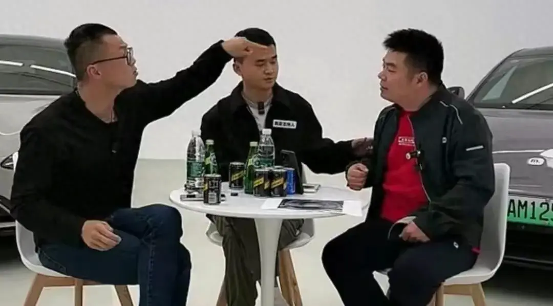 丢人丢到汽车圈!数码博主金剪刀和陈震直播比拼,魅族李楠发话了