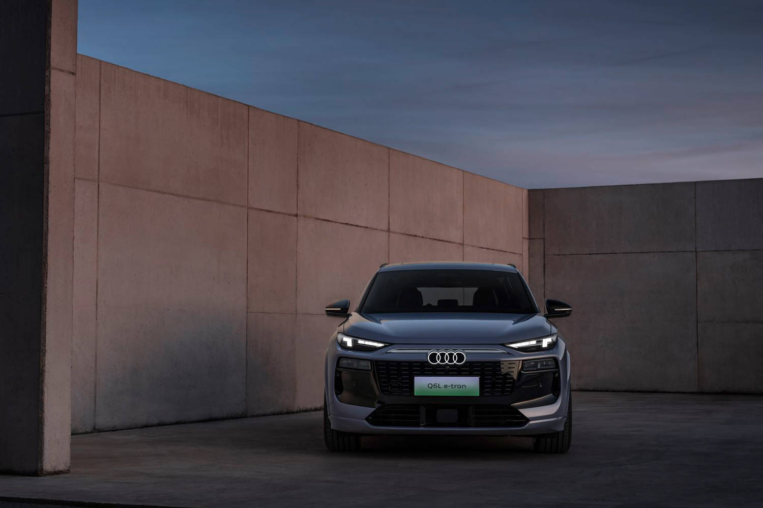 吾与纯电macan孰美 实拍奥迪q6l e-tron/2025交付