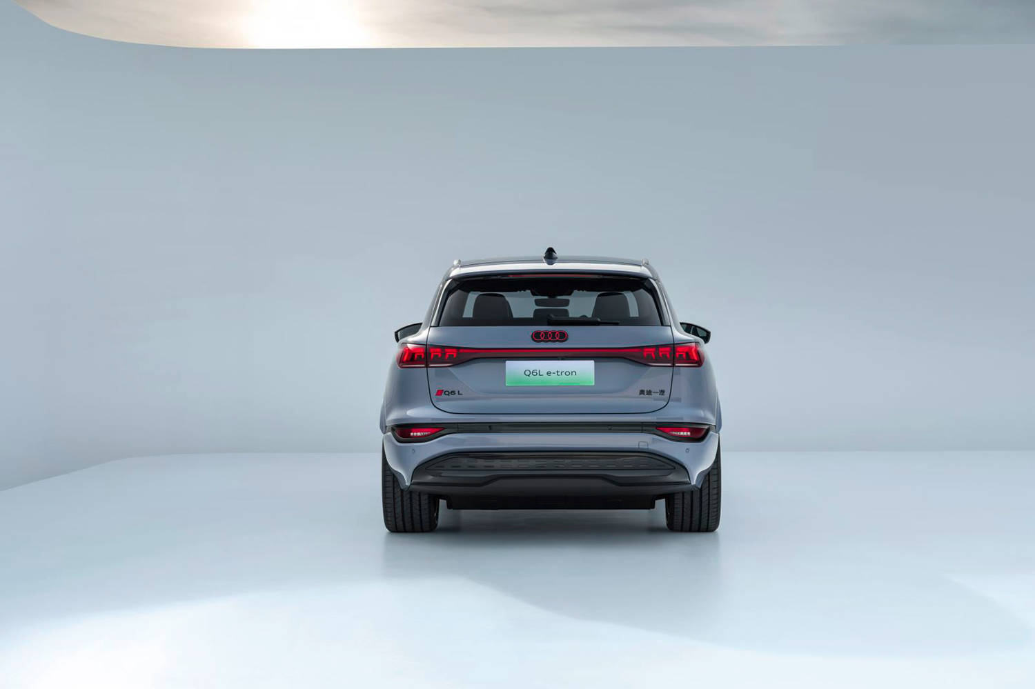 吾与纯电macan孰美 实拍奥迪q6l e-tron/2025交付