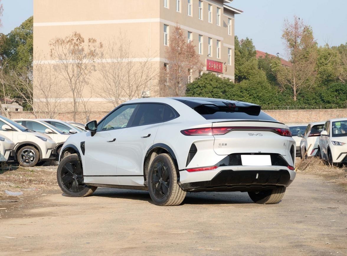20万内买国产新能源中型suv,比亚迪宋l对比小鹏g6,到底选谁好?
