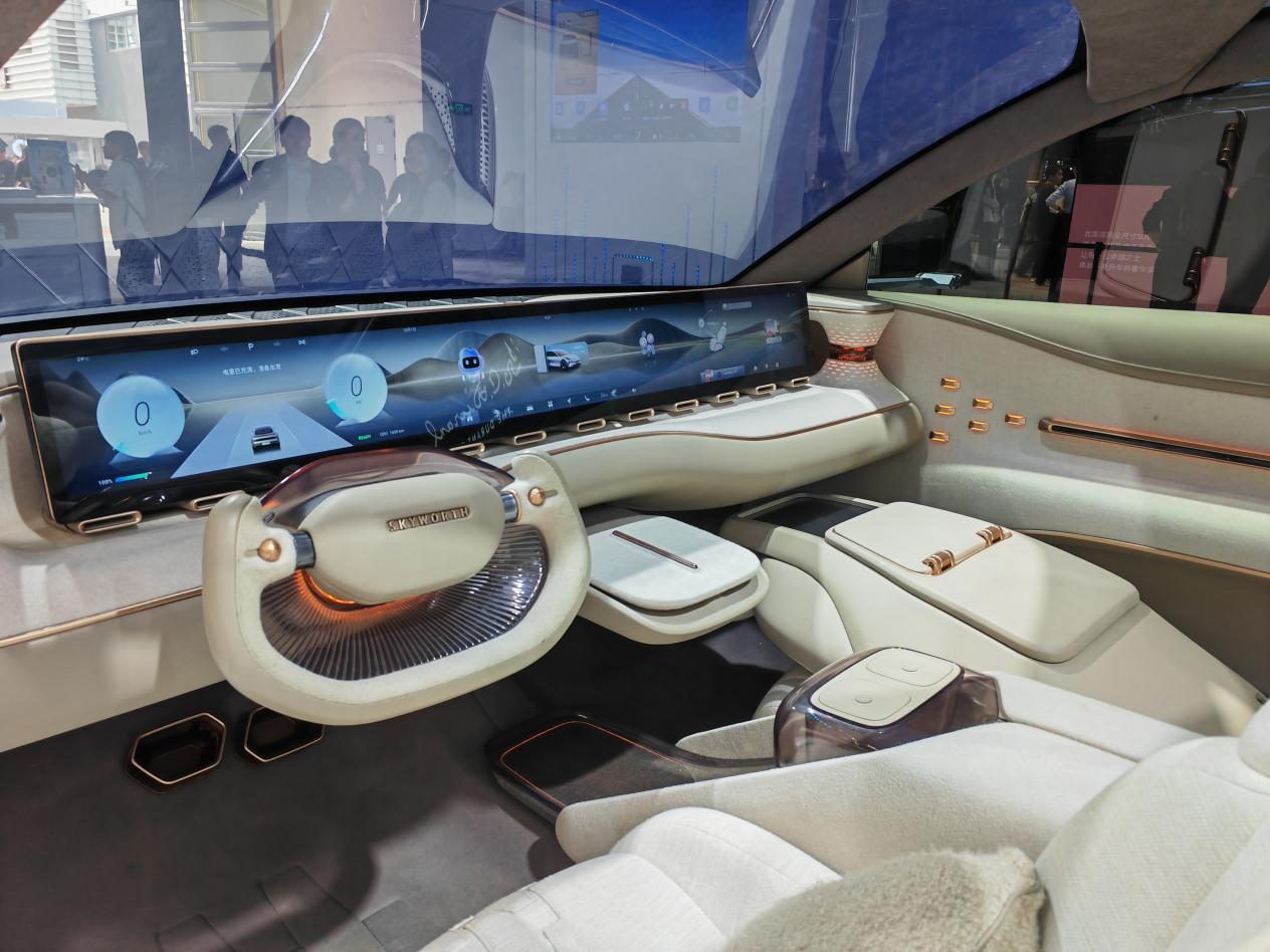 量产车与概念车同台,创维ev6 ii、skyhome概念车亮相北京车展