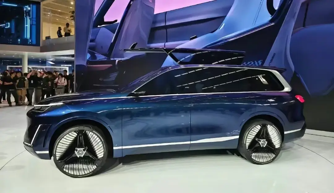 “最便宜”中大型suv!吉利银河星舰概念车曝光,最晚年内上市