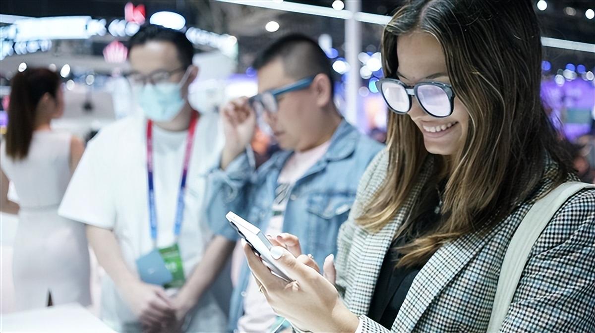 车机互联第一梯队!魅族21、flyme auto、myvu ar眼镜亮相北京车展