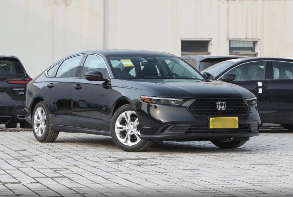 全新雅阁限时补贴2万!1.5t爆发出192匹马力,百公里油耗低至6.6l