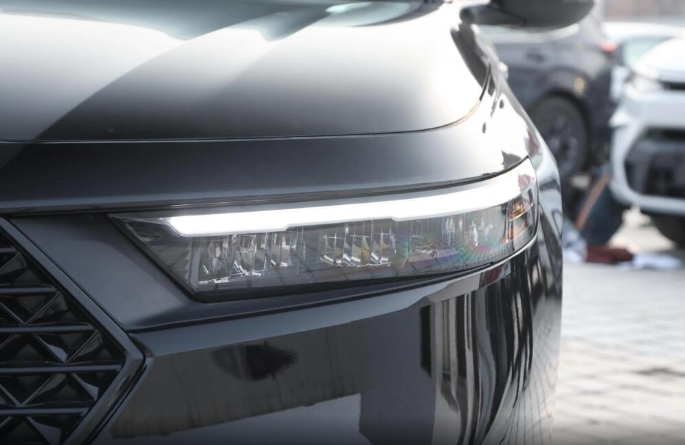 全新雅阁限时补贴2万!1.5t爆发出192匹马力,百公里油耗低至6.6l