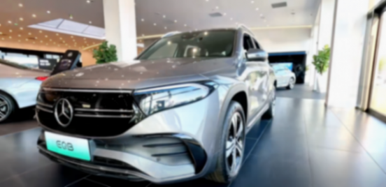 奔驰“大刀阔斧”,暴跌17万?20.5万起步,6.3s破百的紧凑型suv