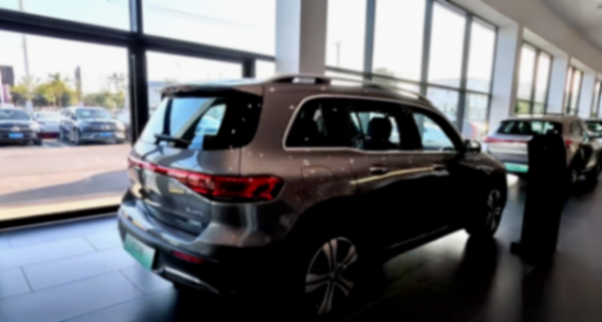 奔驰“大刀阔斧”,暴跌17万?20.5万起步,6.3s破百的紧凑型suv