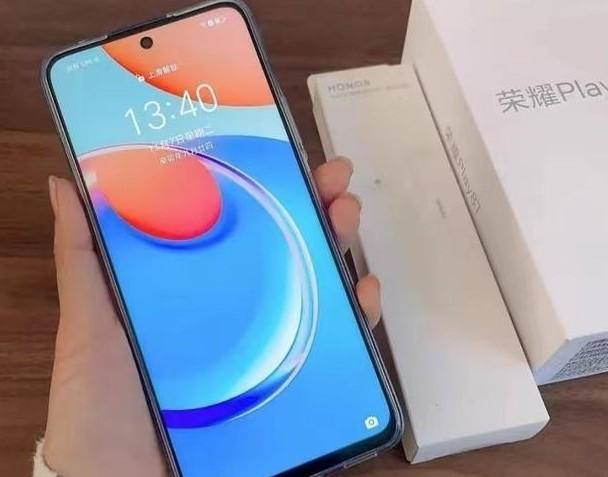 荣耀用力过猛:6000mah 5000万像素 天玑6080,256gb版跌至915元