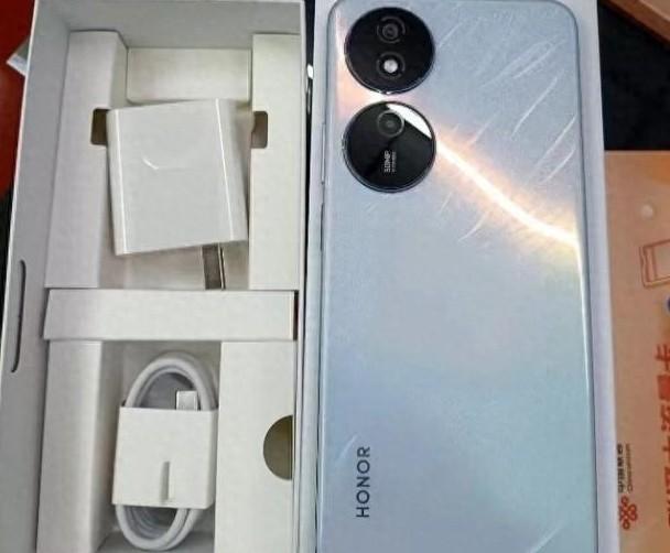 荣耀用力过猛:6000mah 5000万像素 天玑6080,256gb版跌至915元