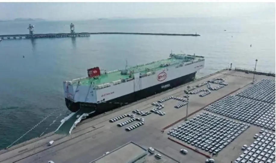 比亚迪滚装船队出海,全球每卖5台新能源汽车,有一台王传福的
