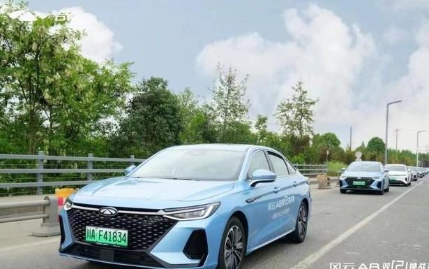 实测综合油耗2.9l,续航达2000km,试驾奇瑞风云a8远航版