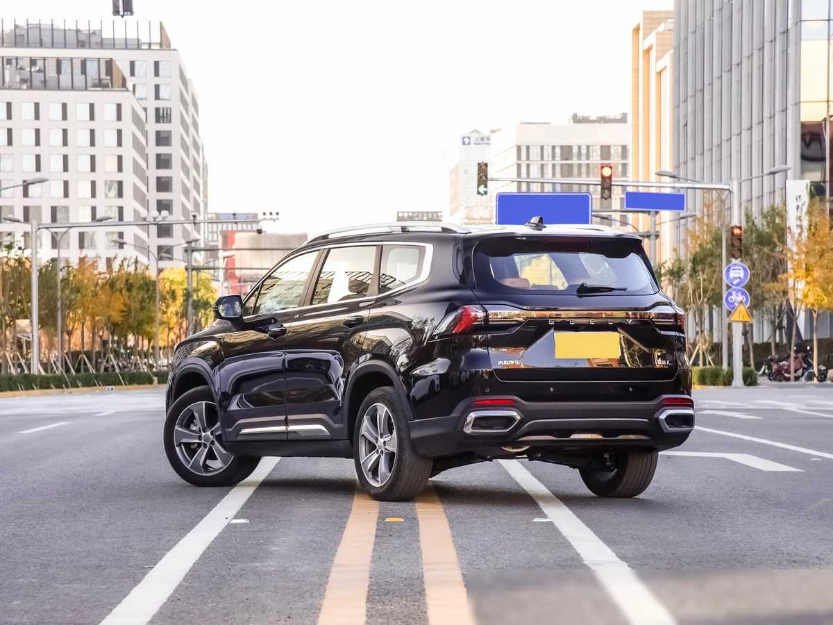 进阶硬核中型suv,全系配2.0t动力,配置有提升,解读吉利
